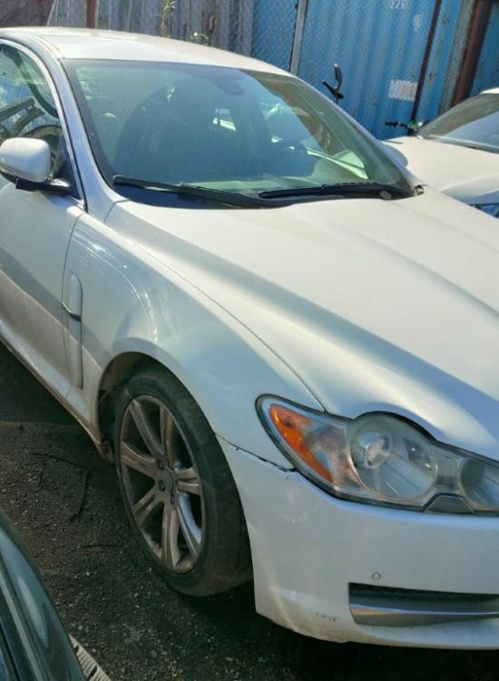 JAGUAR XF 3.0L V6  DIESEL