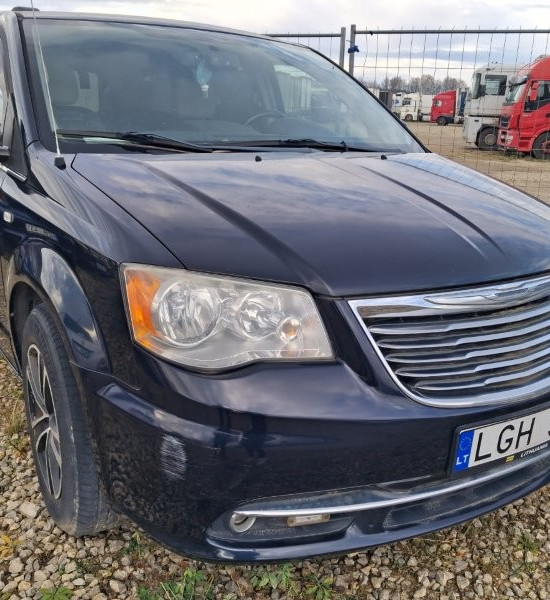 CHRYSLER TOWN & COUNTRY