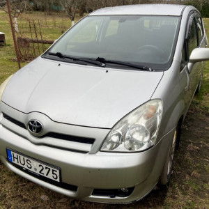 TOYOTA COROLLA VERSO