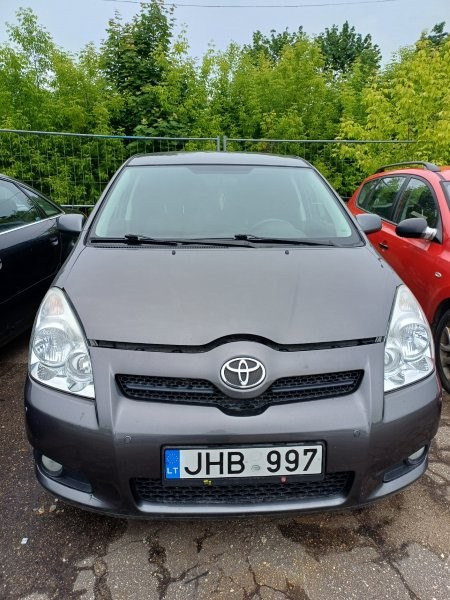 TOYOTA COROLLA VERSO