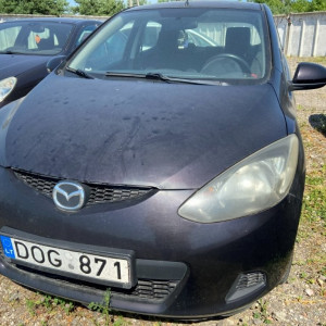 MAZDA 2