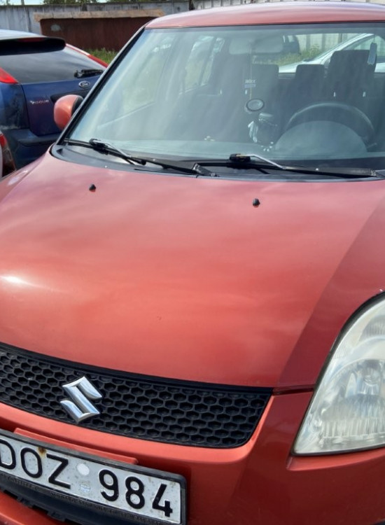 SUZUKI SWIFT