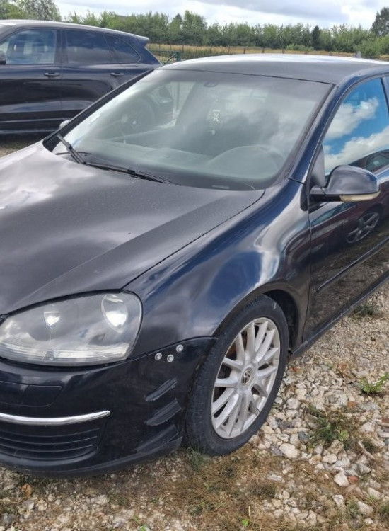 VW GOLF