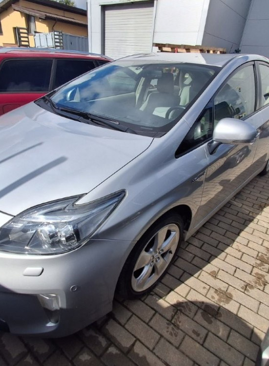 TOYOTA PRIUS